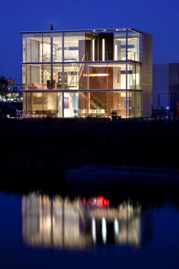 sustainable-box-shaped-home-panoramic-views-glazings-3-water-night-thumb-autox944-39899